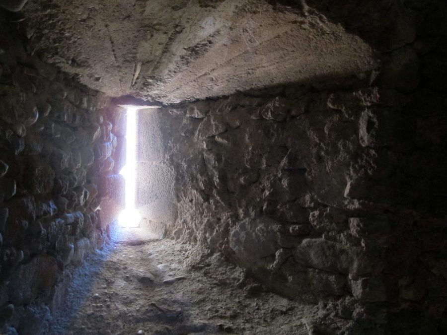 Château-Prieuré de Pommiers - Meurtrière (photo F. Chommy-Grahlf)