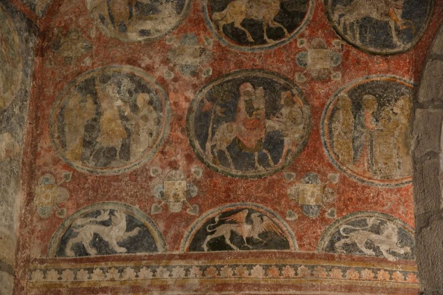 Auzon Chapelle basse Médaillons sur l'enfance du Christ (photo F. Burg)