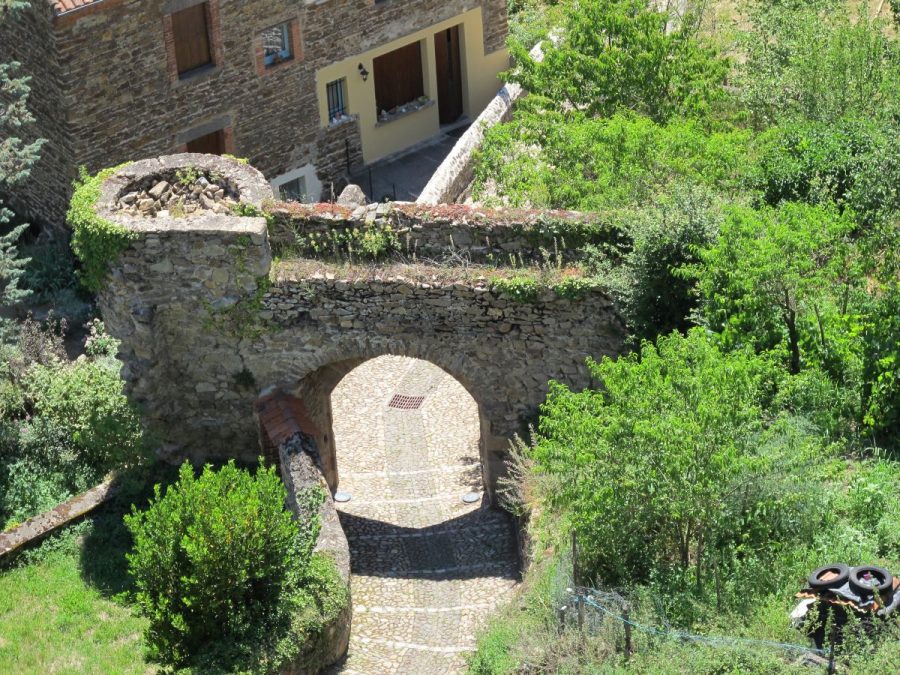 Auzon Porte du Brugelet (photo F.Chommy)