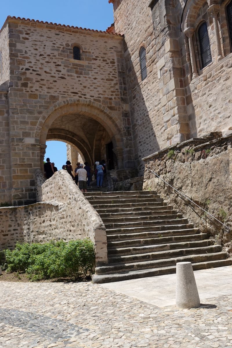 Auzon ganivelle de la collégiale (photo F. Burg)