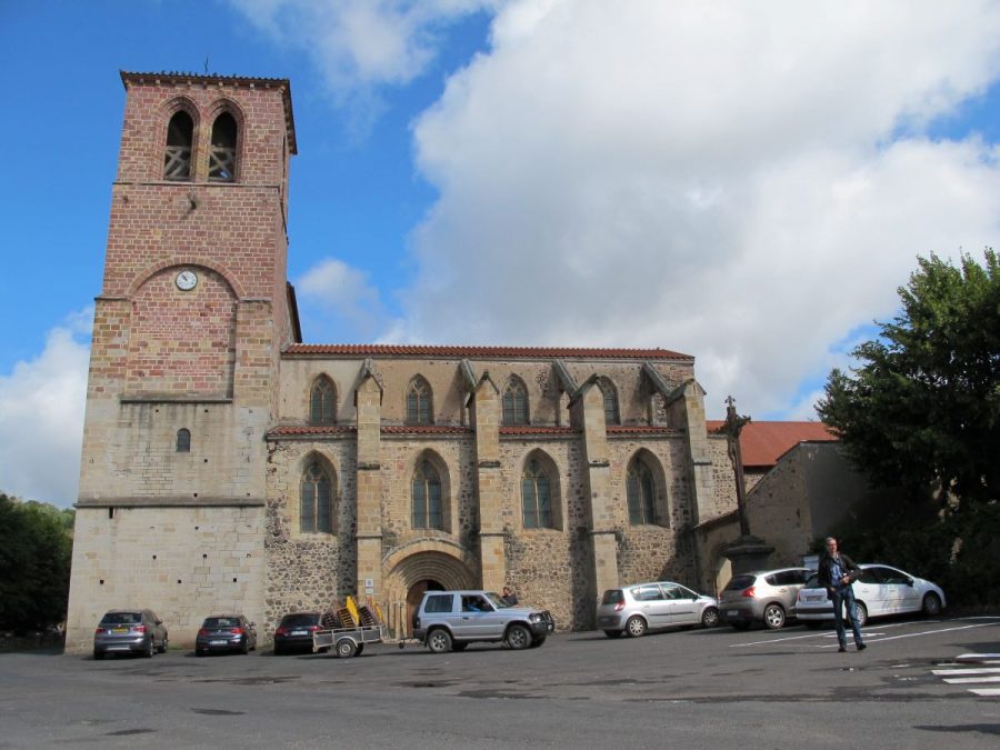 Manglieu Eglise St Sébastien XIIe remaniée aux XV-XVI e (photo F; Chommy)