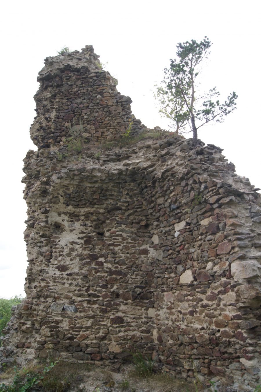 Tour du château de Clavelier (photo C. Chommy - Grahlf)