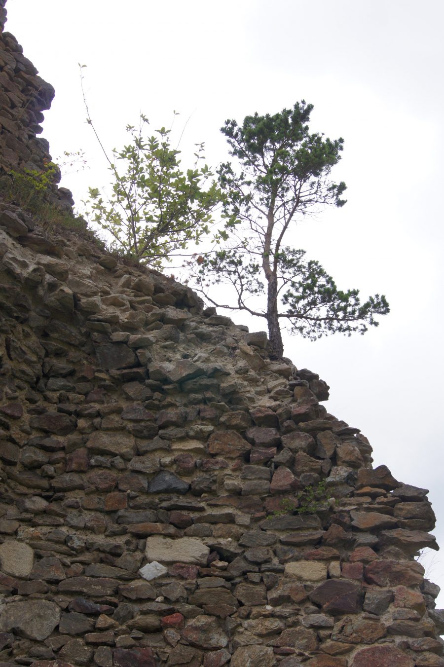 Tour du château de Clavelier (photo C. Chommy - Grahlf)