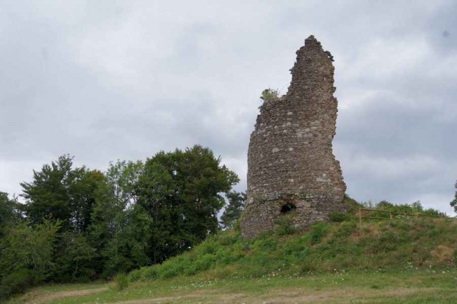 Tour du château de Clavelier (photo C. Chommy - Grahlf)