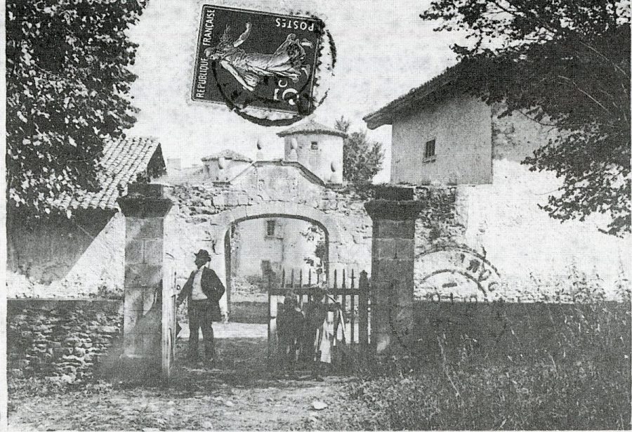 Entrée du Château de Coisse (carte collection privée)