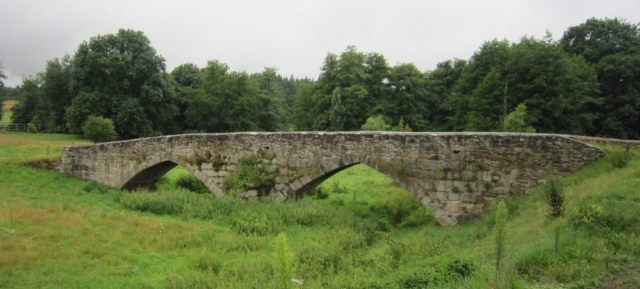 Masselèbre. Pont XIV e siècle (photo Grahlf)