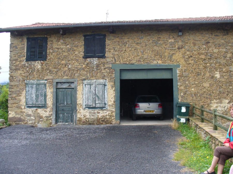 Gardelles. Maison en schiste (photo P. Terras-Grahlf)