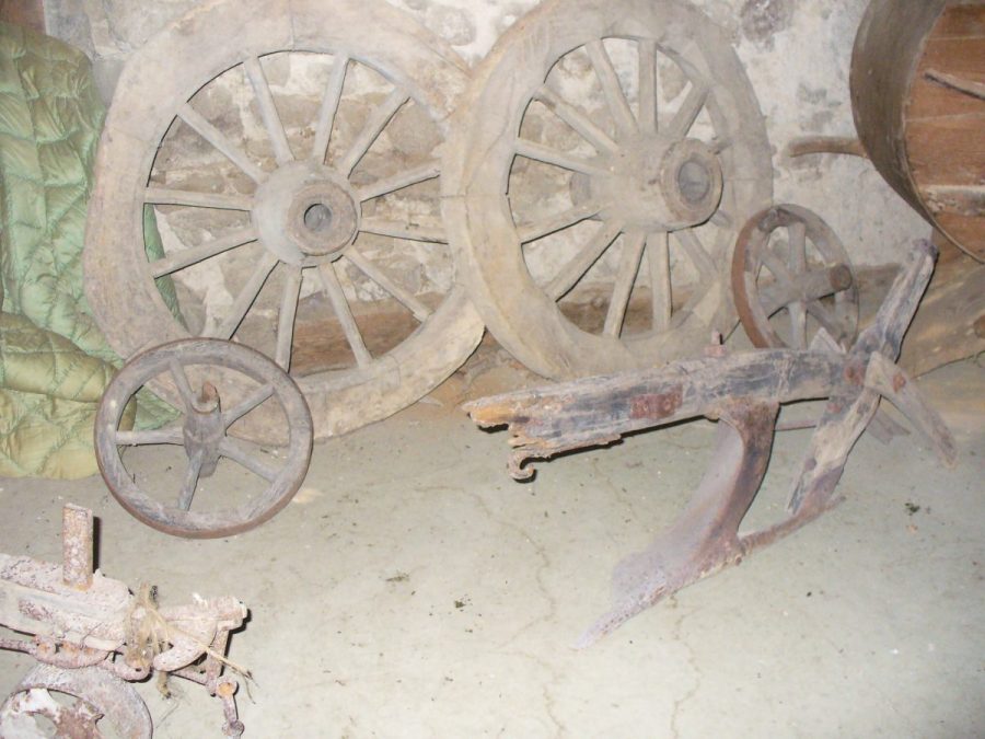 St Bonnet le Bourg. Intérieur ferme (photo P. Terras-Grahlf)