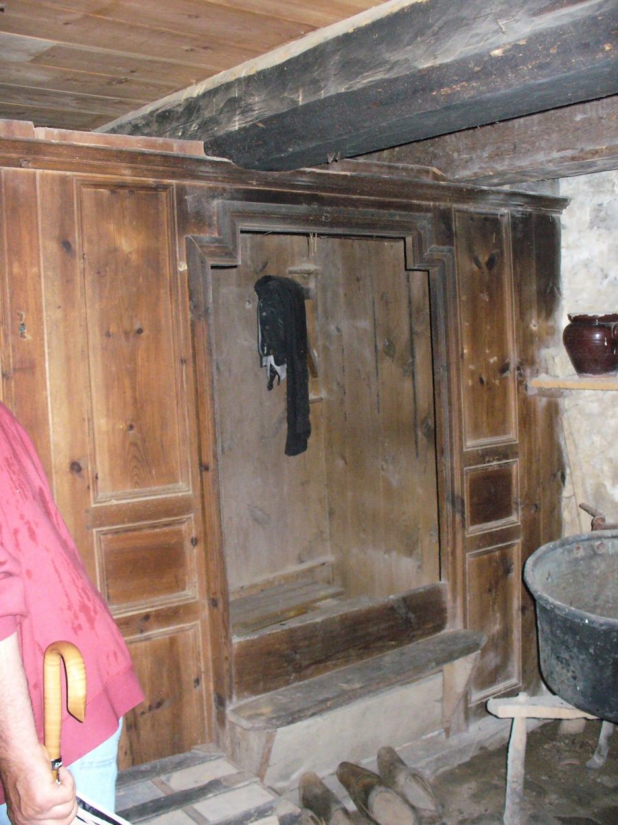 St Bonnet le Bourg. Intérieur ferme (photo P. Terras-Grahlf)