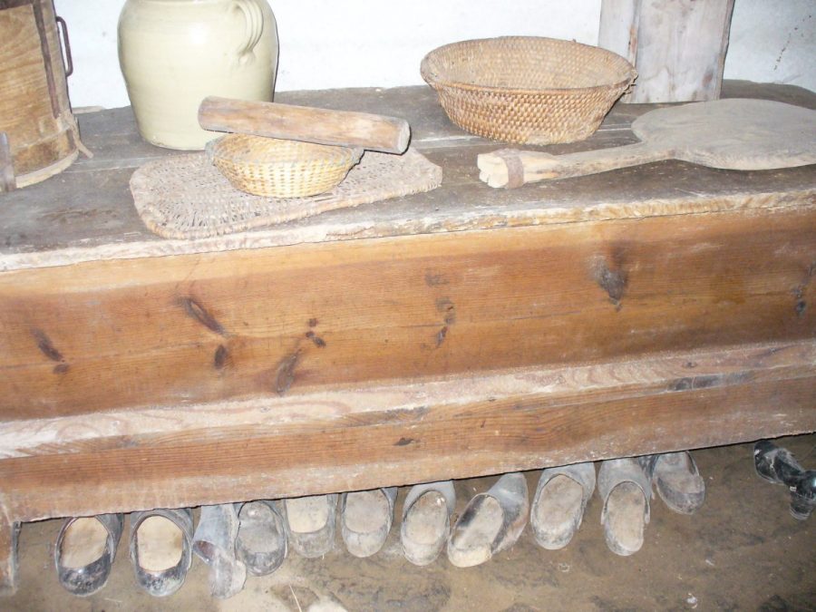 St Bonnet le Bourg. Intérieur ferme (photo P. Terras-Grahlf)