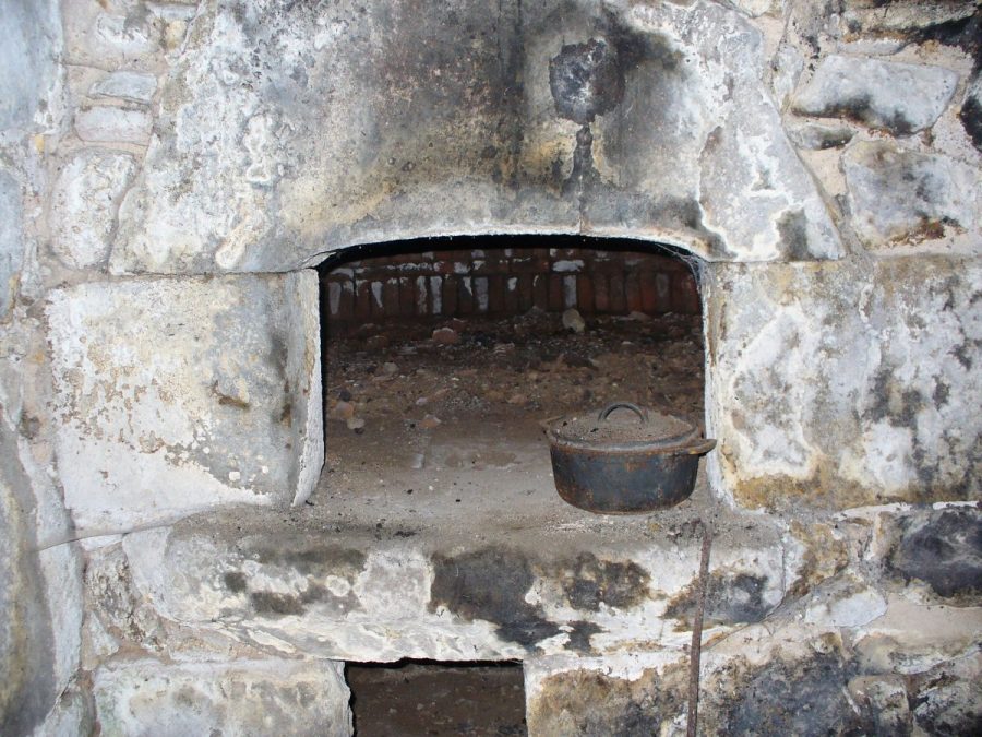 St Bonnet le Bourg. Intérieur ferme (photo P. Terras-Grahlf)