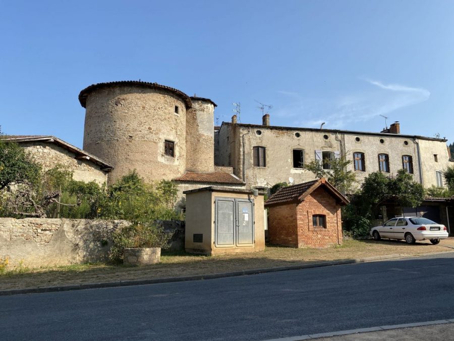 Ris : vue Sud des bâtiments conventuels et de la tour (photo F. Burg. Grahlf)