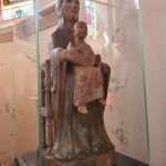 Ris : Statue en bois polychrome de la Vierge à l'Enfant. Copie. (photo P. Terras. Grahlf)