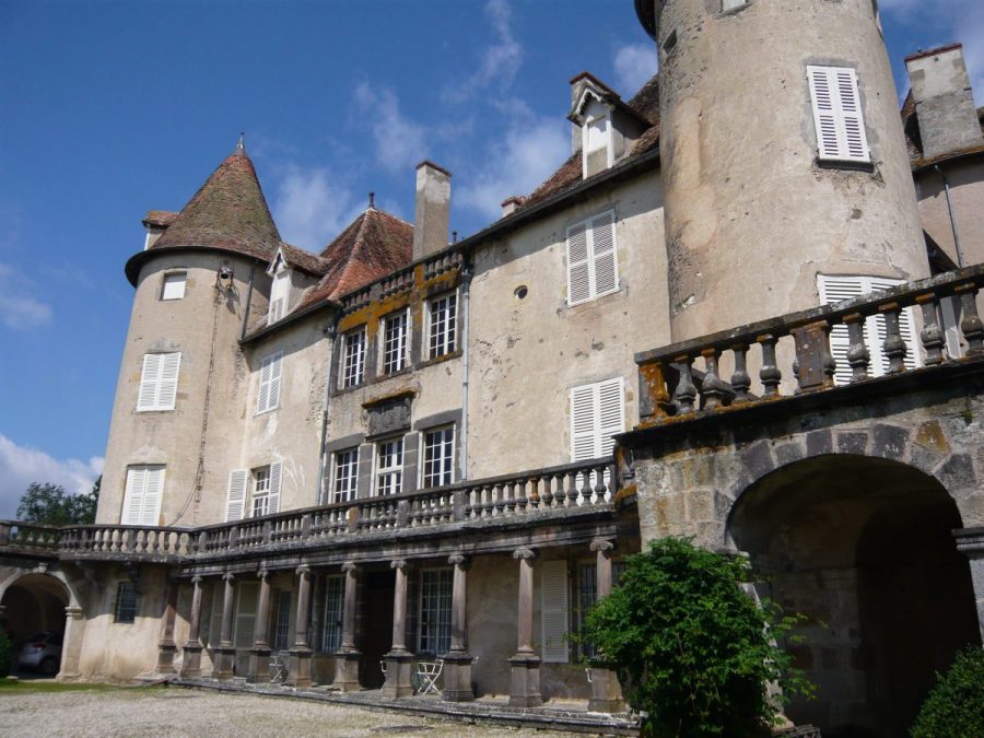 Château de La Barge : façade occidentale avec terrasse et colonnade (photo F. Robert)