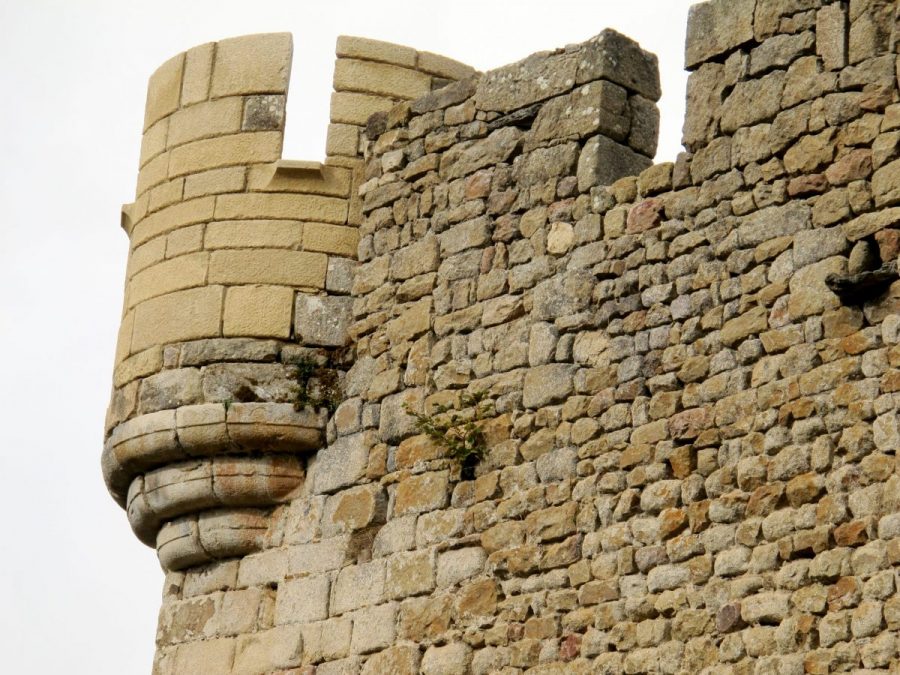 Le château de Viverols, échauguette (photo Fr. Chommy / Grahlf).