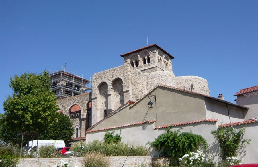 Champdieu : église vue Sud d'ensemble (photo Grahlf/F. Robert)