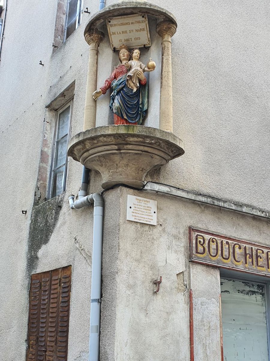 Craponne. Statue de la Vierge à l'enfant. (photo Grahlf/P.Terras)