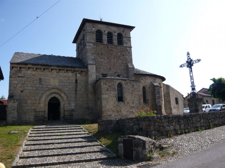Saint-Victor d'Arlanc. Vue église. (photo Grahlf /F. Robert)