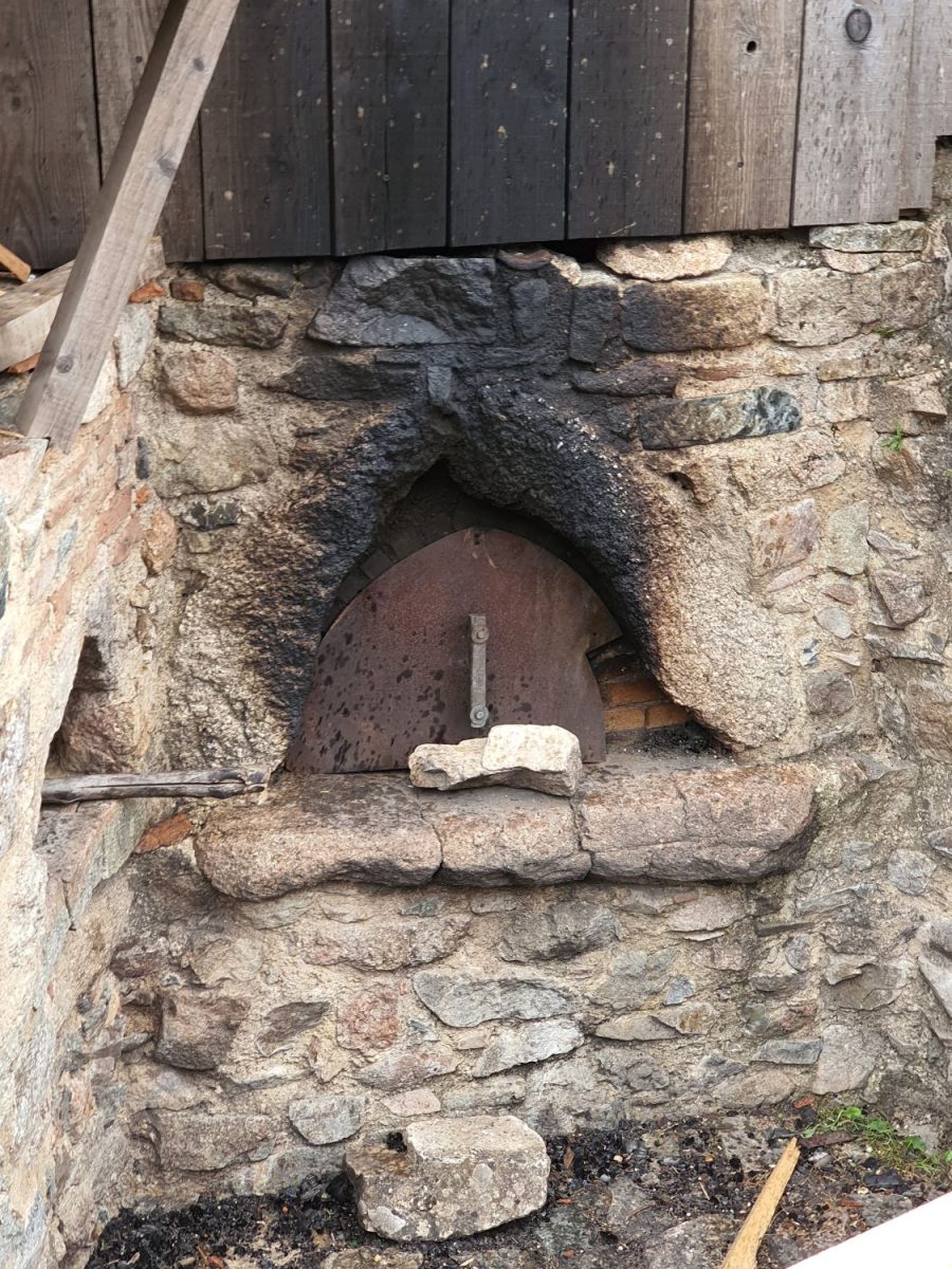 Château des Cornes d'Urfé : le four à pain (photo Grahlf/P. Terras)