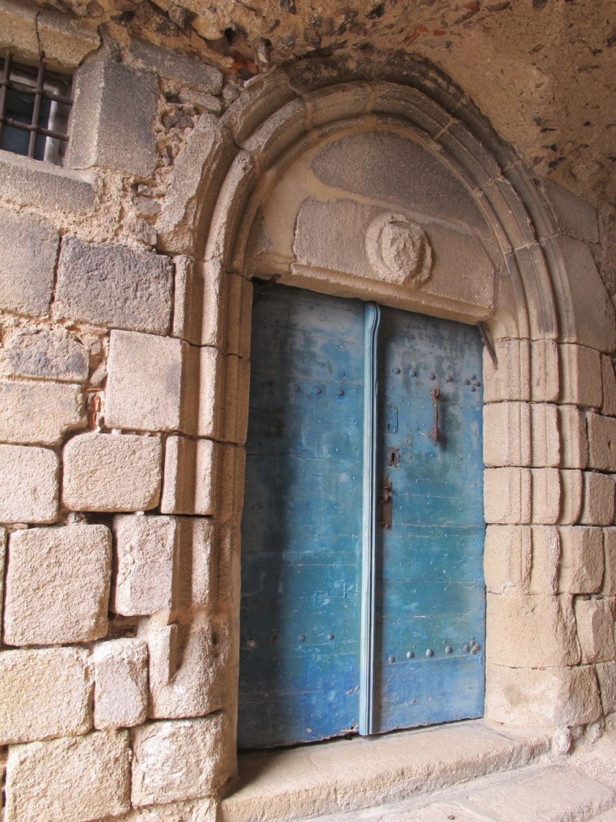 Cervières : porte Renaissance sous l'Auditoire (photo Grahlf/Fr. Chommy)