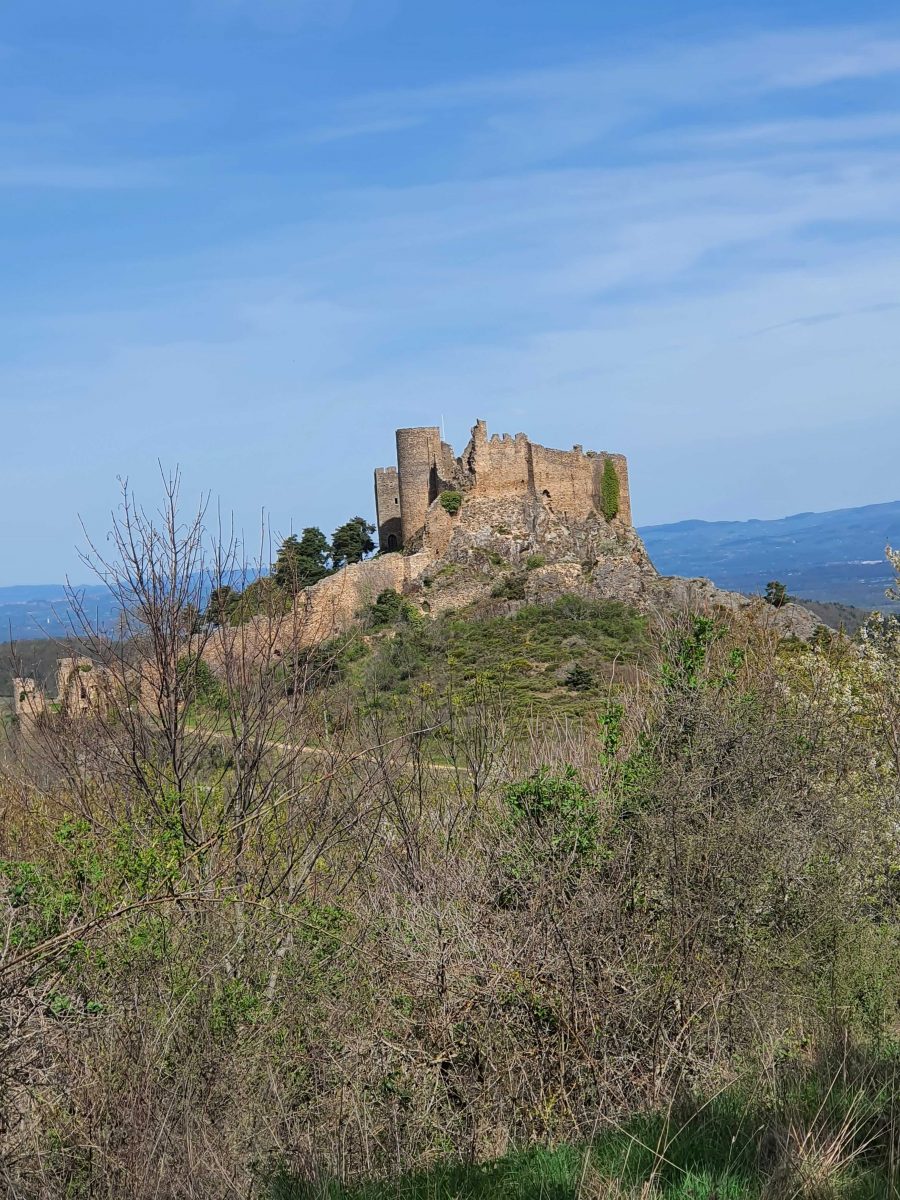 Le château de Couzan (photo Grahlf/P. Terras)